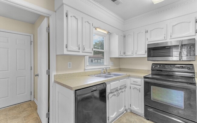 Building Photo - 2902 Princeton Ave