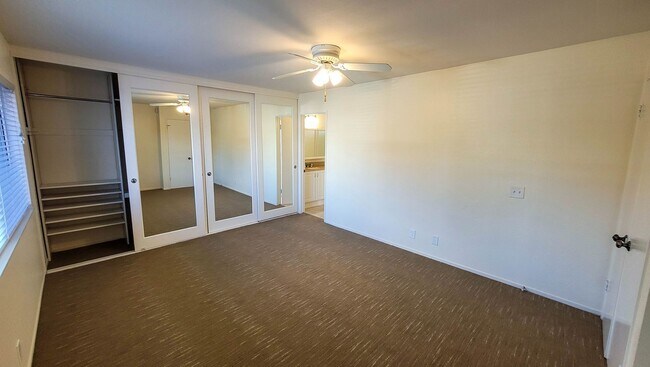 Building Photo - Two Story 2 Bed 1.5 Bath With Double Car G...