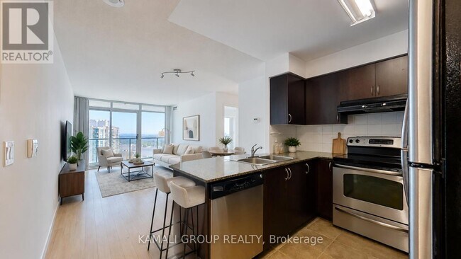 Photo du bâtiment - 5508 Yonge St