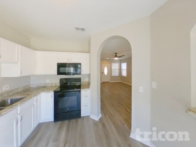 Foto del edificio - 10645 Navigation Dr