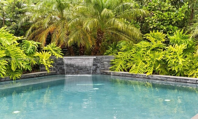 Foto del edificio - 685 NE 50th Terrace