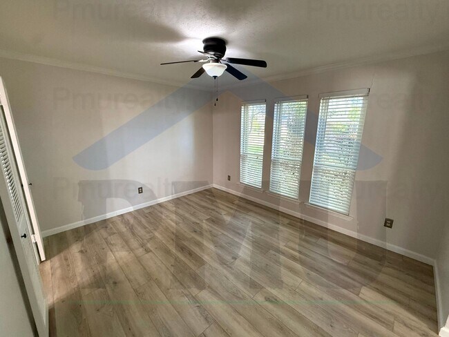 Foto del edificio - AVAILABLE NOW!!! Beautiful 4-bedroom, 2.5-bath home in the heart of Richardson
