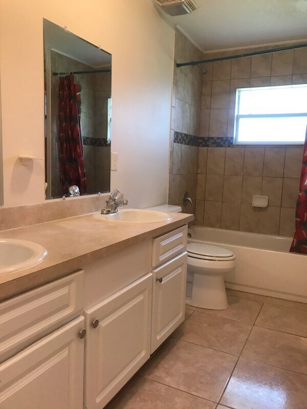 Foto del edificio - 514 Carver Blvd