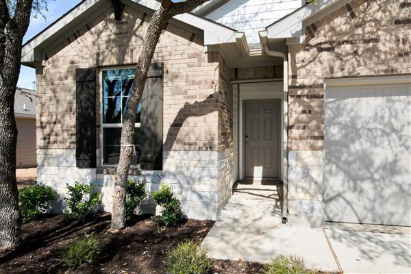 Foto del edificio - 901 Olive Creek Dr