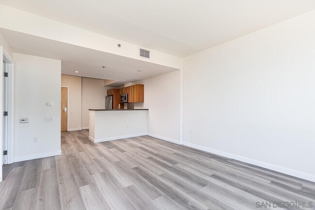 Building Photo - 321 Tenth Ave