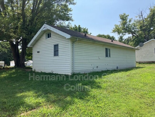 Building Photo - 931 Montebello Rd