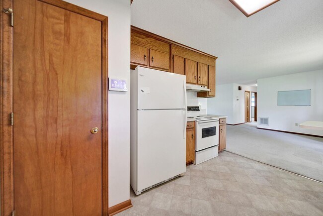 Foto del edificio - Lovely 3 Bed 2 Bath Ranch Home on Large Lot!