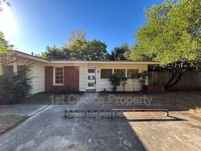 Building Photo - 6200 Windermere Pl