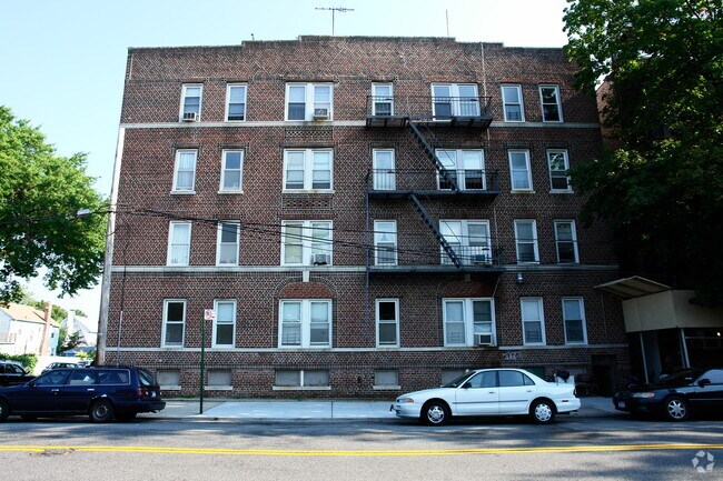 Building Photo - 3345 Murray St