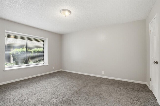 Foto del edificio - 2491-2491 American River Dr