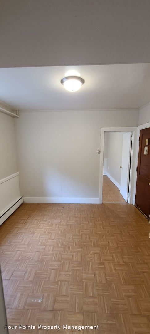 Building Photo - 423 Pelham St