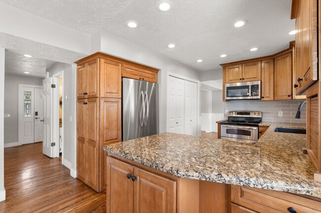 Foto del edificio - 538 Creek View Rd