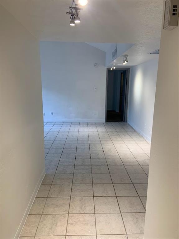 Building Photo - 2021 Spenwick Dr