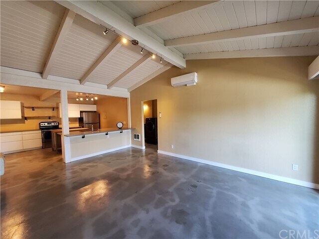 Foto principal - 1345 Cabrillo Park Dr