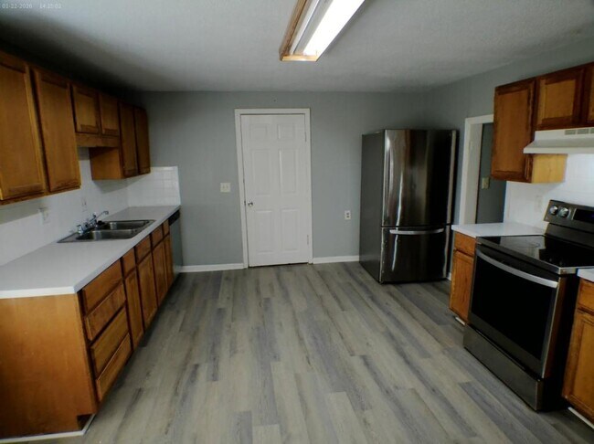 Building Photo - 2406 S Overton Ave