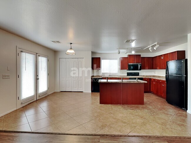 Foto del edificio - 9224 N 184th Ln