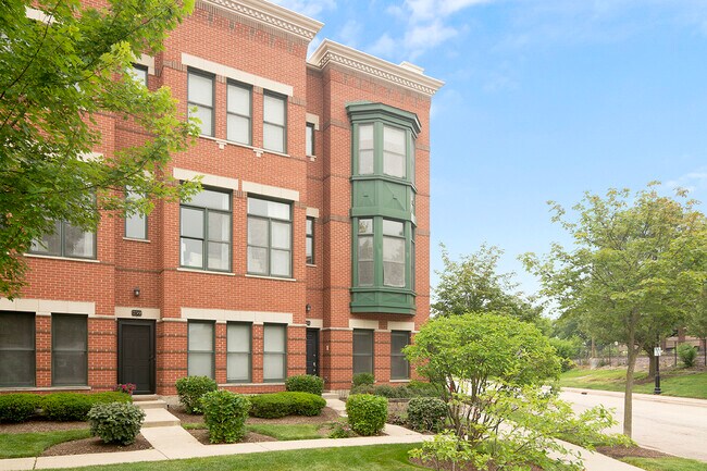Building Photo - 261 W Wood St