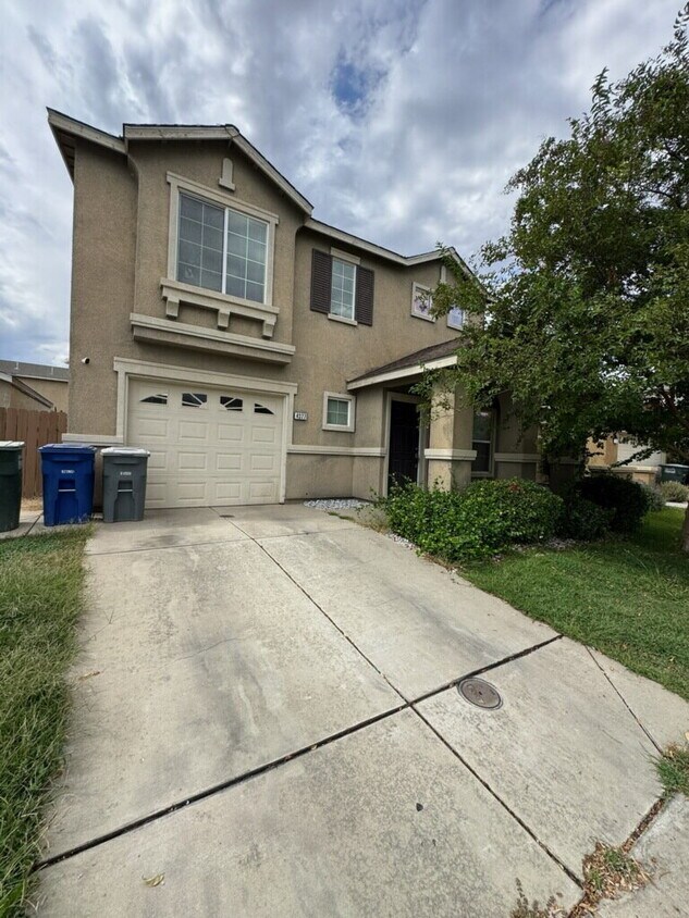 Foto del edificio - North Merced- Two story 3Bed/2Ba home read...