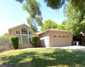 Building Photo - 1821 Layla Dr