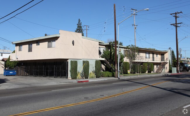 Foto del edificio - 6101 Miles Ave