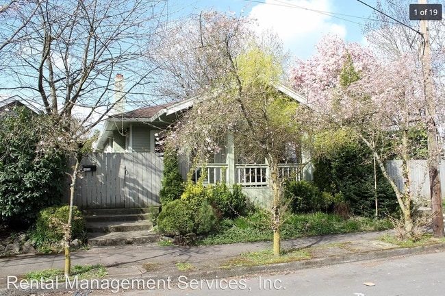 Building Photo - 1411 NE 37th Ave