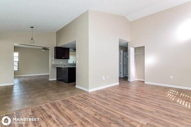 Building Photo - 8153 Philatelic Dr, Spring Hill, FL 34606