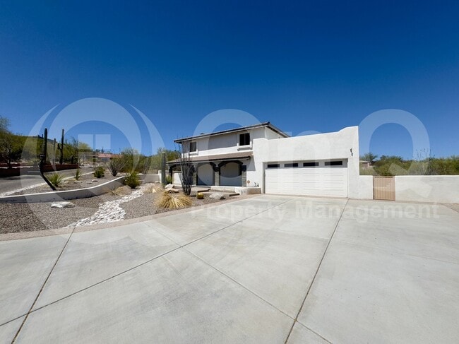 Building Photo - 3700 N San Sebastián Dr
