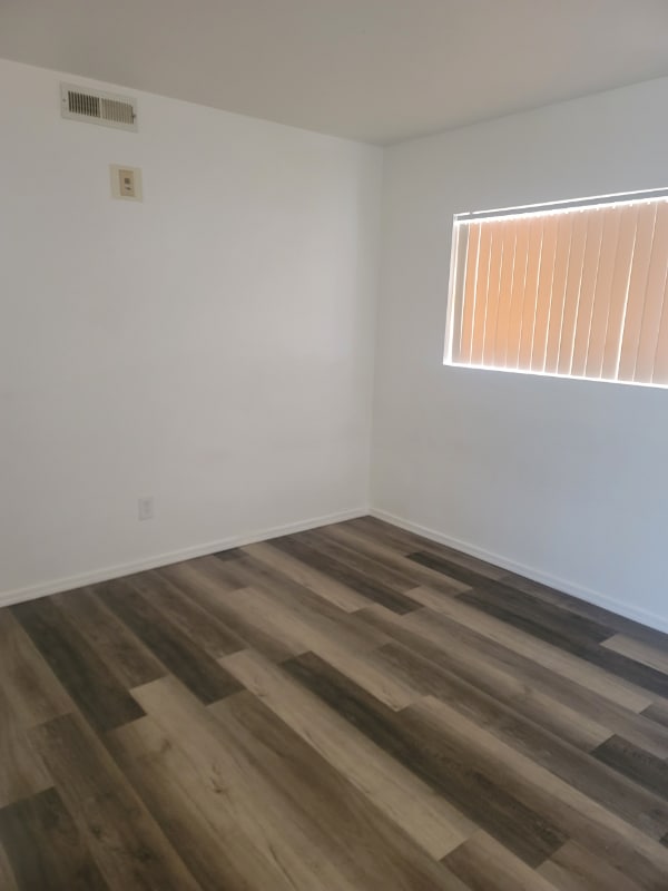 Building Photo - 3550 Bay Sands Dr