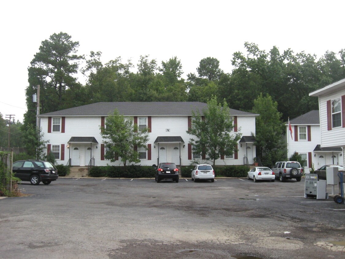 Foto del edificio - Majestic Townhomes