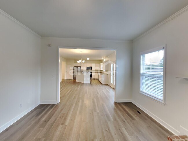 Building Photo - 3059 Romain Trail