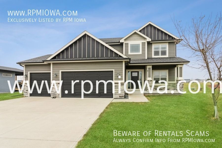 EXECUTIVE WAUKEE HOME!! 4 Bed, 2.5 Bath 2... House for Rent in