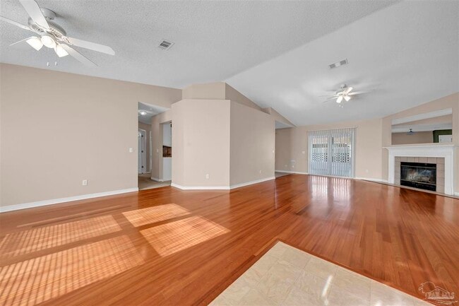 Building Photo - 2121 Coral Creek Dr
