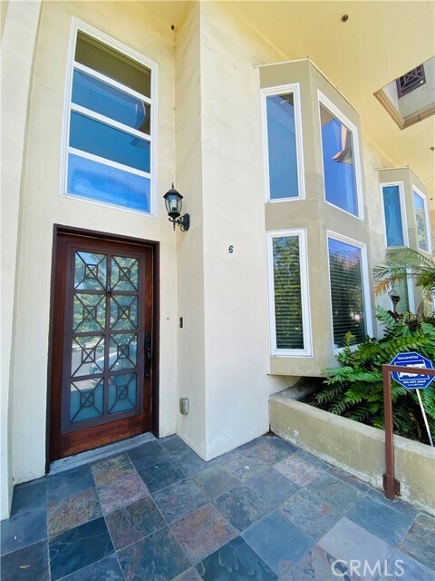 Foto del edificio - 4959 Laurel Canyon Blvd