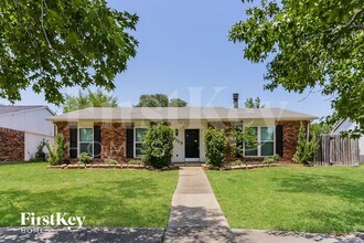 Building Photo - 9113 Linda Vista Dr