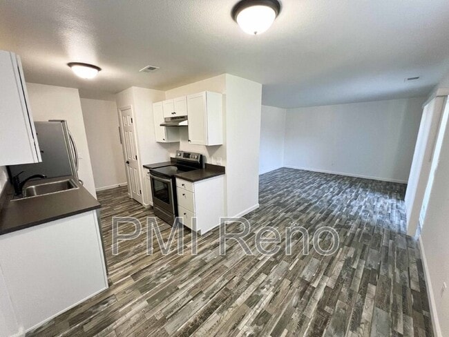 Building Photo - 1529 Delucchi Ln