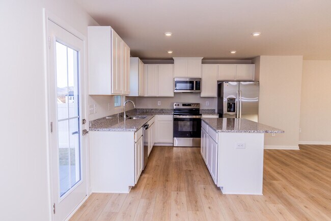 Foto del edificio - 4 Bedroom Home in Waynesboro