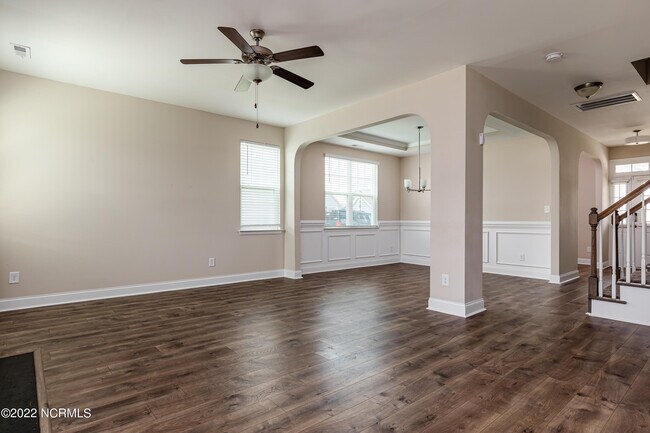 Building Photo - 290 Brentmoor Dr