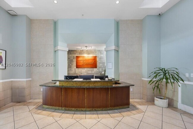 Building Photo - 50 Menores Ave