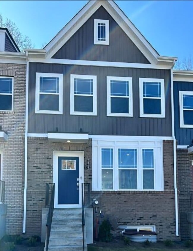 Building Photo - 2942 Bridgewater Dr