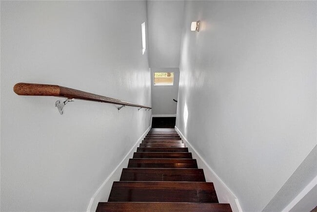 Building Photo - 1608 Miriam Ave