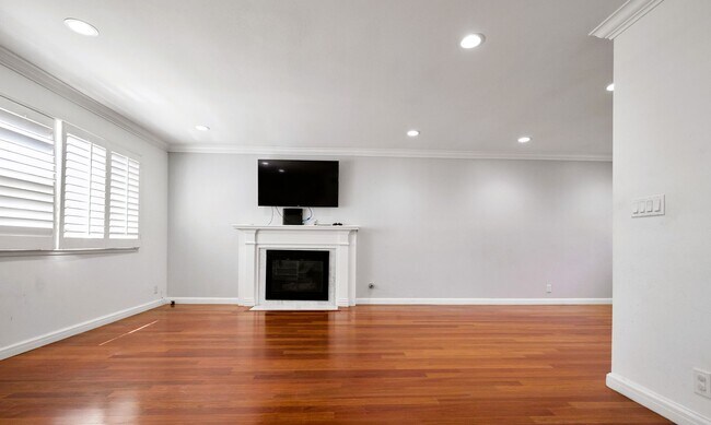 Foto del edificio - Upgraded Single Family Home in Cerritos
