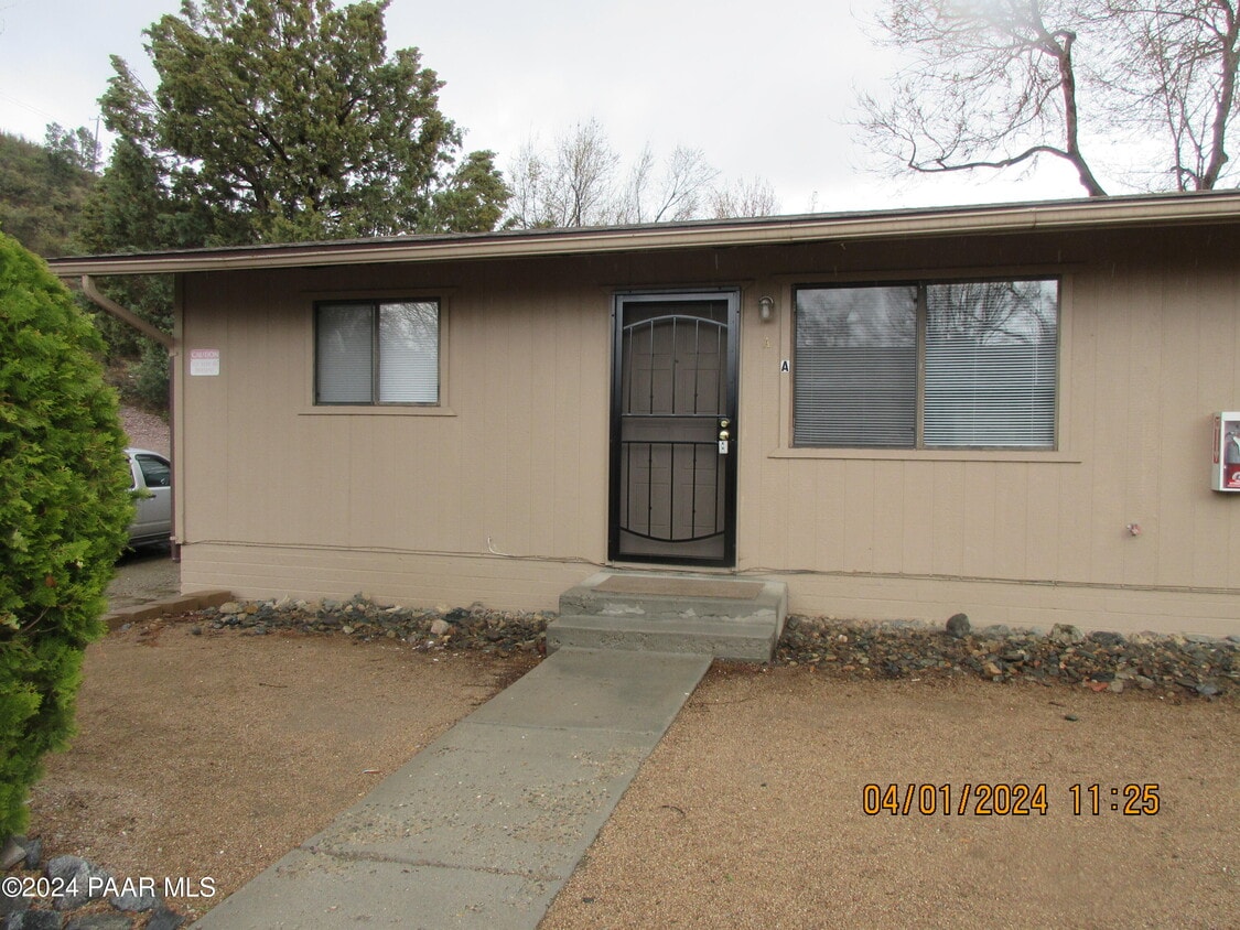 216 S Rush St Unit A, Prescott, AZ 86303 Room for Rent in Prescott