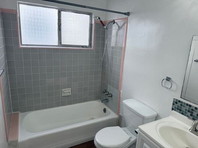 Foto del edificio - 749 S Berendo St