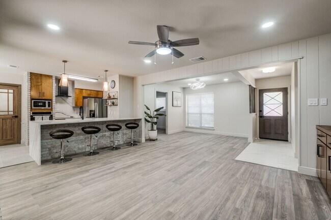 Building Photo - Updated 3BR Near Medical Center | Quartz Counters | Patio| Easy I-10 Access