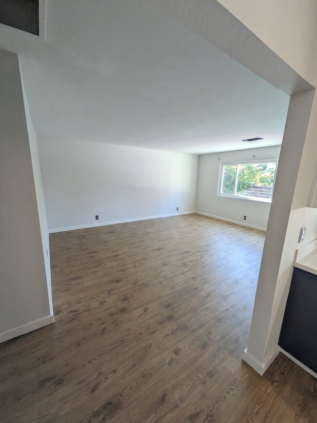 Sala de estar. - 3006 Campbell Pl