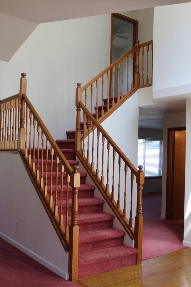 Building Photo - 9381 N Finucane Dr