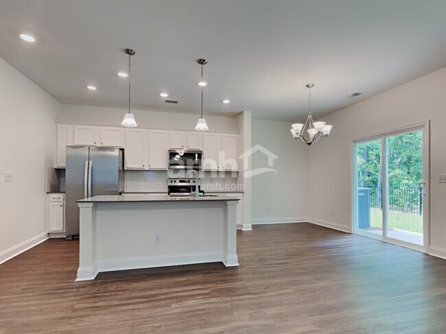 Building Photo - 125 Thatchet Drive