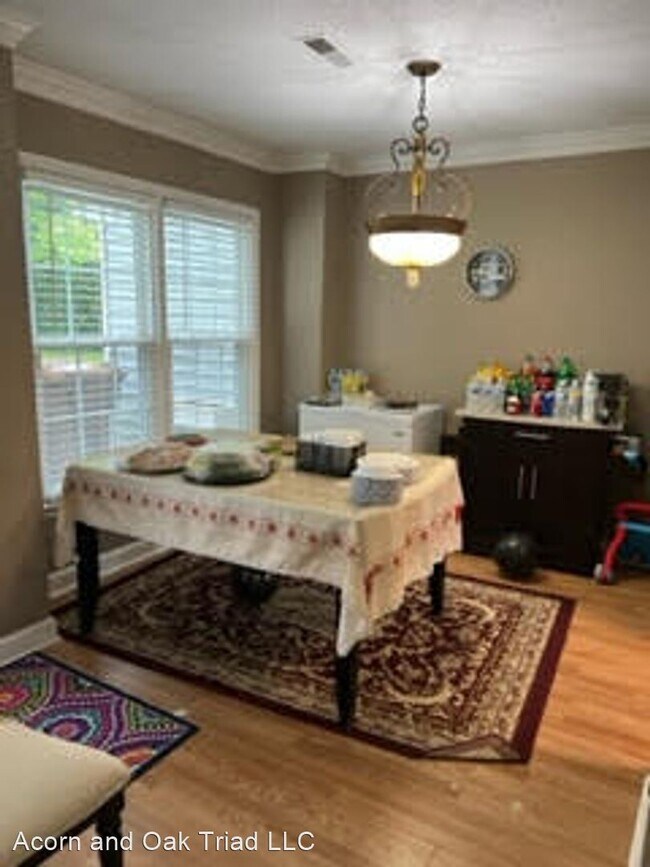 Building Photo - 3 br, 2.5 bath House - 30 Cedar Knoll Dr