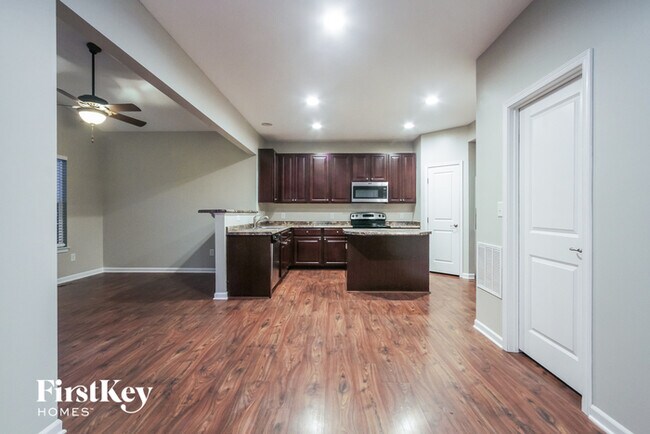 Foto del edificio - 8305 Wheatfield Dr