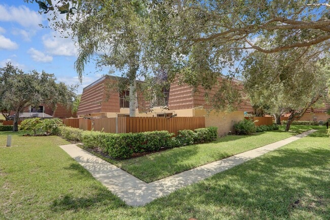 Building Photo - 3026 30th Ct